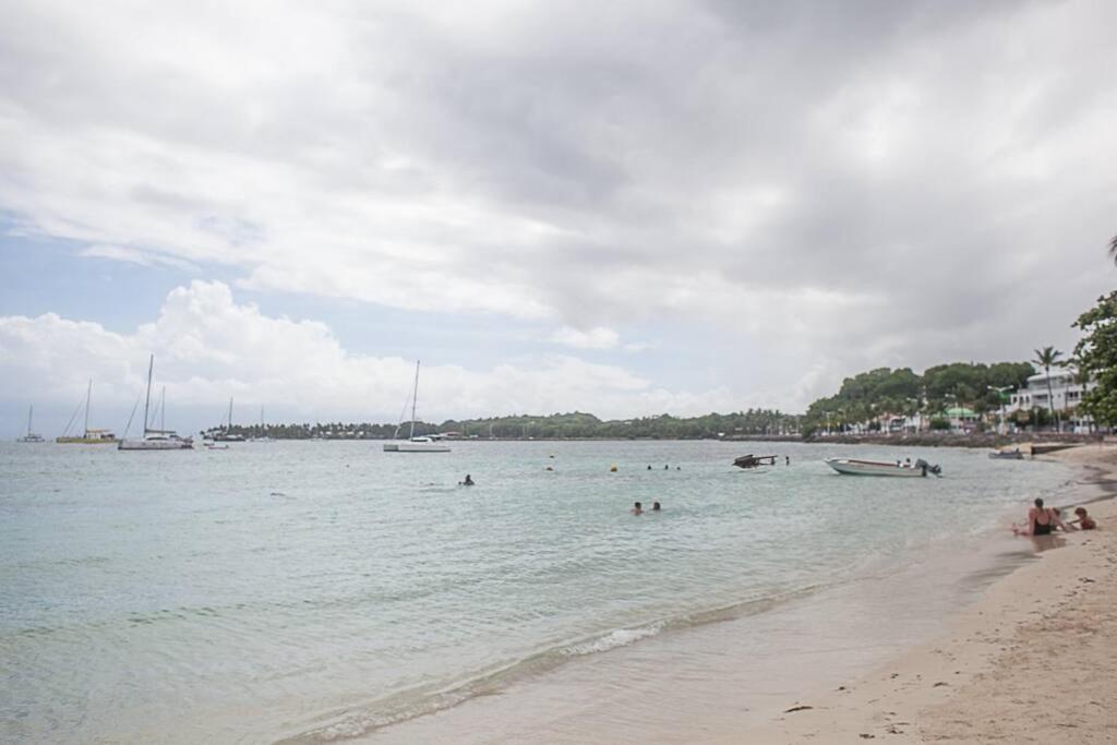 Vacances A La Plage Sainte-Anne  Luaran gambar