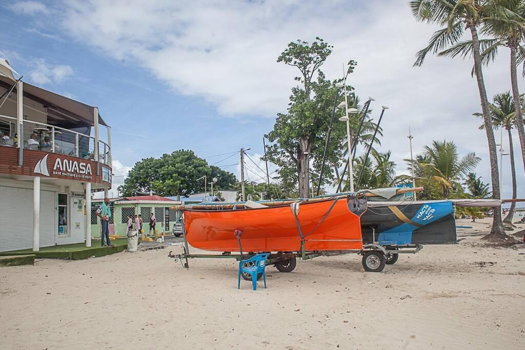 Vacances A La Plage Sainte-Anne  Luaran gambar